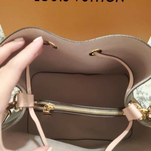 Louisvuitton Bag - Picture 4 of 5